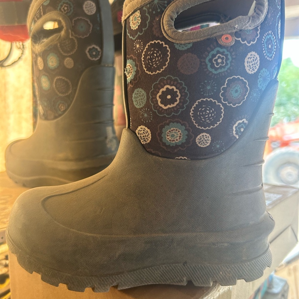 Bogs Kids' Floral Patterned Boots - Black and Blue